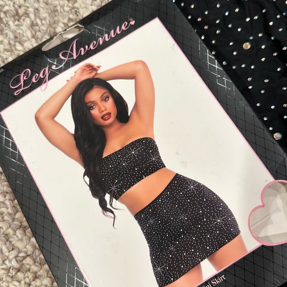 FashioNova Rhinestone Set - Picture 5 of 5